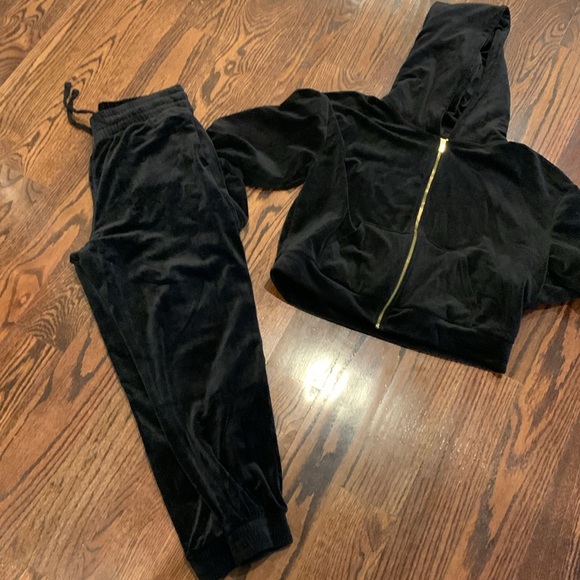 Express Velour Set - Picture 3 of 3